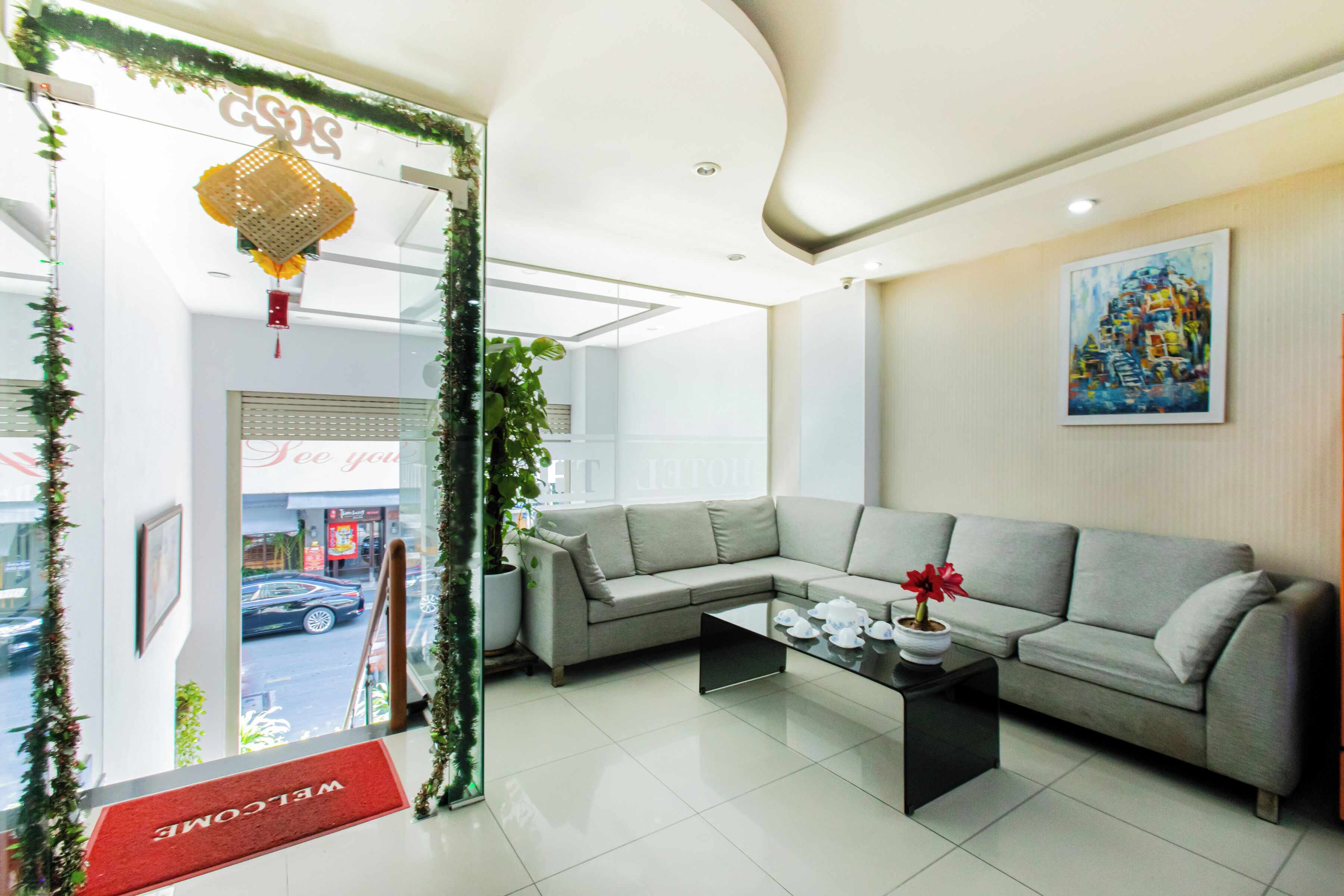 32-inch LCD TV with cable channels