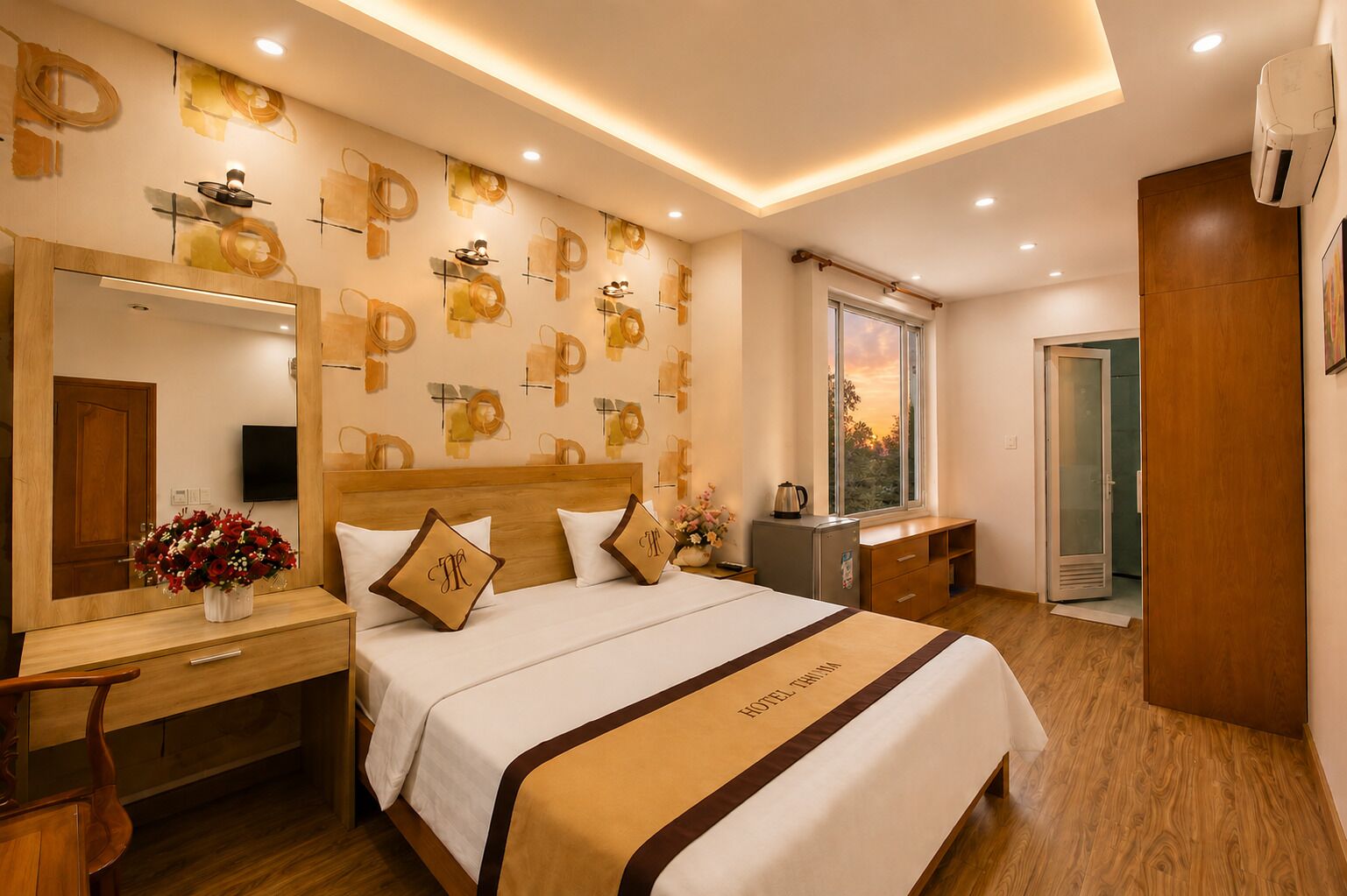 Suite | Desk, free WiFi, bed sheets