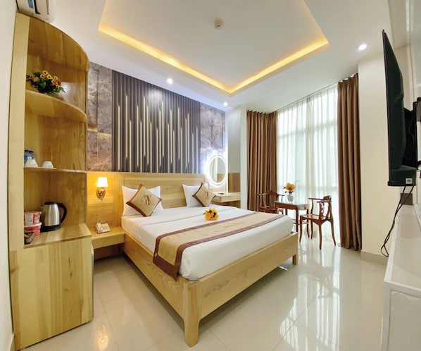 Deluxe Double Room, City View | Desk, free WiFi, bed sheets