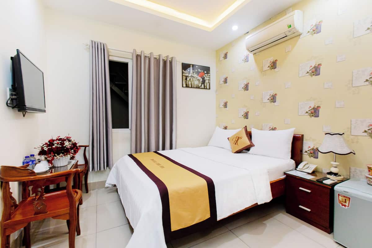 Superior Double Room | Desk, free WiFi, bed sheets