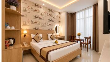 Quarto casal luxo, vista para a cidade | Escrivaninha, Wi-Fi de cortesia, roupa de cama
