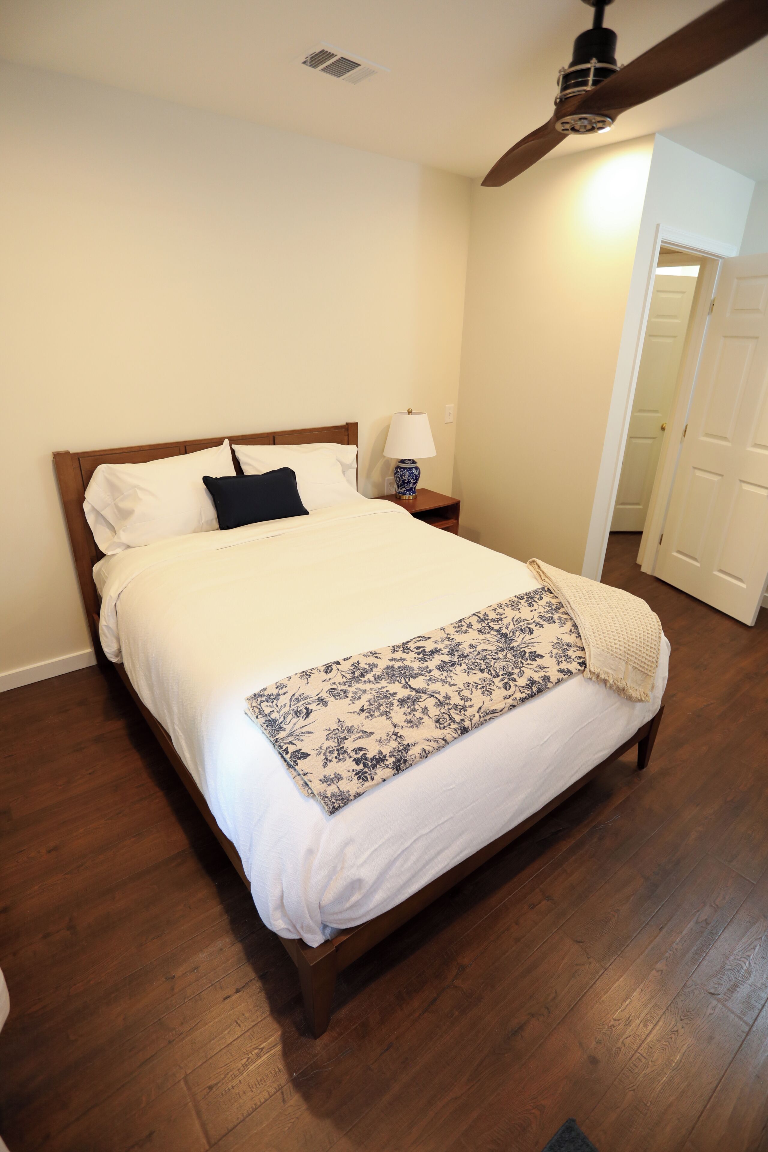 Egyptian cotton sheets, premium bedding, down duvets, pillow-top beds