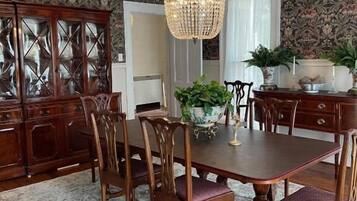 تناول الطعام