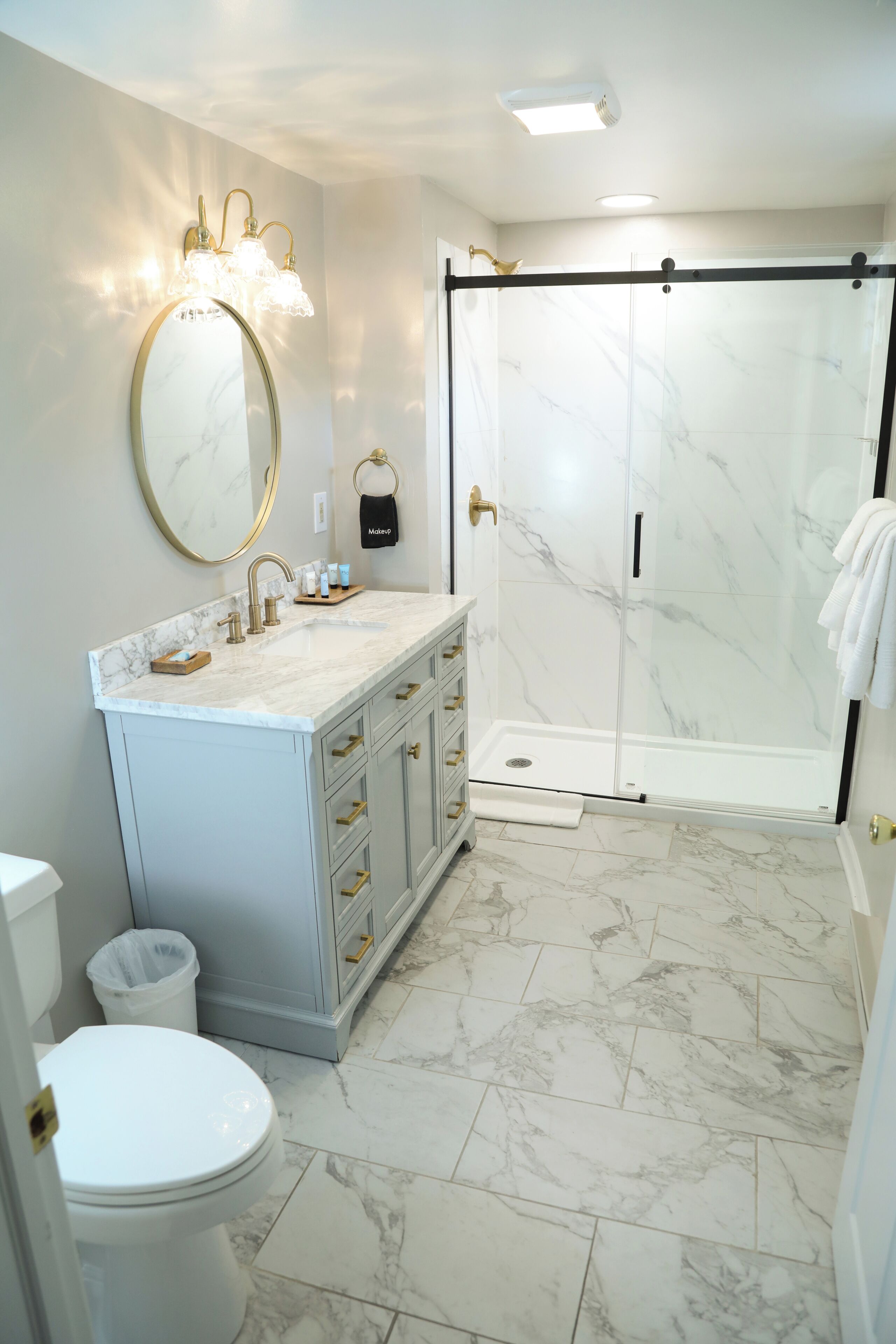 Luxury Cottage, Garden View | Bathroom | Designer toiletries, hair dryer, slippers, towels