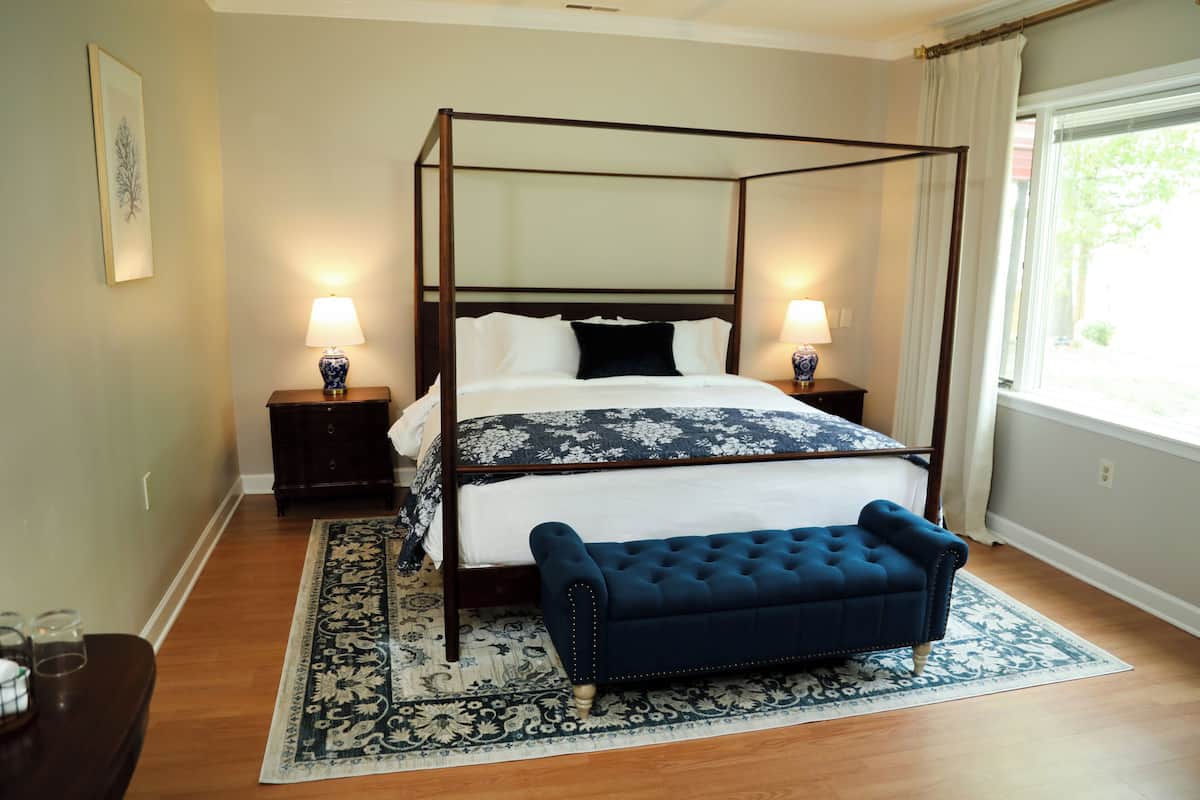 Luxury Cottage, Garden View | Egyptian cotton sheets, premium bedding, down comforters, pillowtop beds