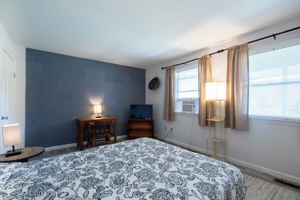 1 bedroom, desk, iron/ironing board, free WiFi