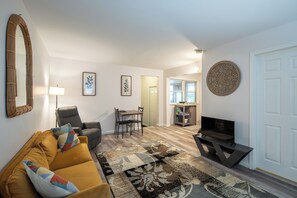 Smart TV - Saratoga Springs Comfort  • Near Race Course (Ballston Spa)