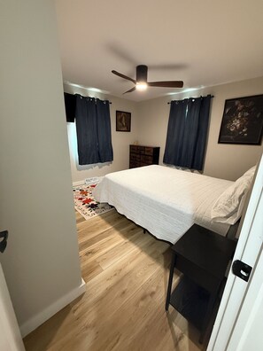 3 chambres, bureau, Wi-Fi gratuit, draps fournis