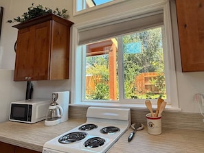 Frigorífic, microones, forn i placa de cuina 