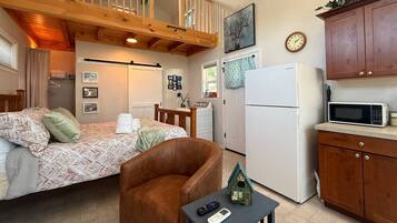 1 Schlafzimmer, Schreibtisch, Reisekinderbett, kostenloses WLAN