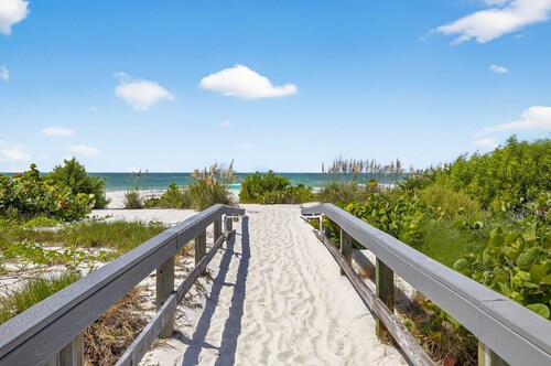 Loggerhead Cay 462 New and Gorgeous!