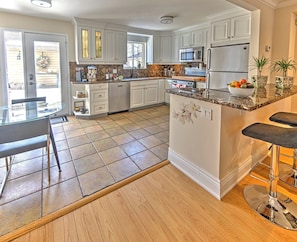 Free daily continental breakfast 