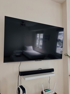 Room, 1 Bedroom, Balcony, Pool View | Room amenity