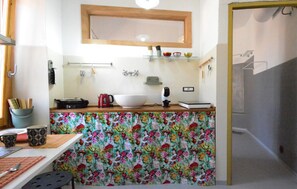 Kylskåp och spishäll