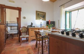 Interior - Gorgeous apartment in Serramezzana with WiFi (Serramezzana)