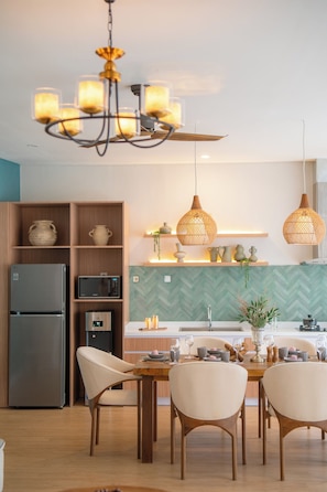 Fridge, microwave, oven, dishwasher