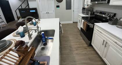 Welcoming 2-bedroom house 2 .5 bath. in Washington DC welcome to