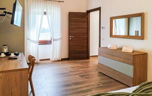 1 bedroom, travel cot, free WiFi, bed sheets - Stunning apartment in Lubriano with sauna (Lubriano)