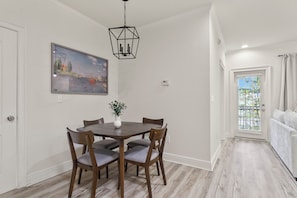 Dining - NEW Remodel Maxwell Place Walk to Stadium Pool & Gym Access (Tuscaloosa)