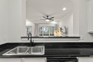 Fridge, microwave, stovetop, dishwasher - NEW Remodel Maxwell Place at Houndstooth Walk to Stadium with Pool & Gym Access (Tuscaloosa)