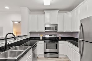 Fridge, microwave, stovetop, dishwasher