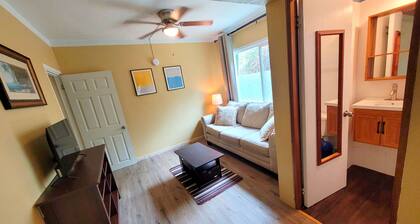 Garden 1 bedroom in Esperanza, close to everything