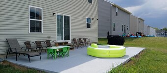 Modern 2-Bedroom and 2-Bed Apartment with Private Access Door Minutes from I-81