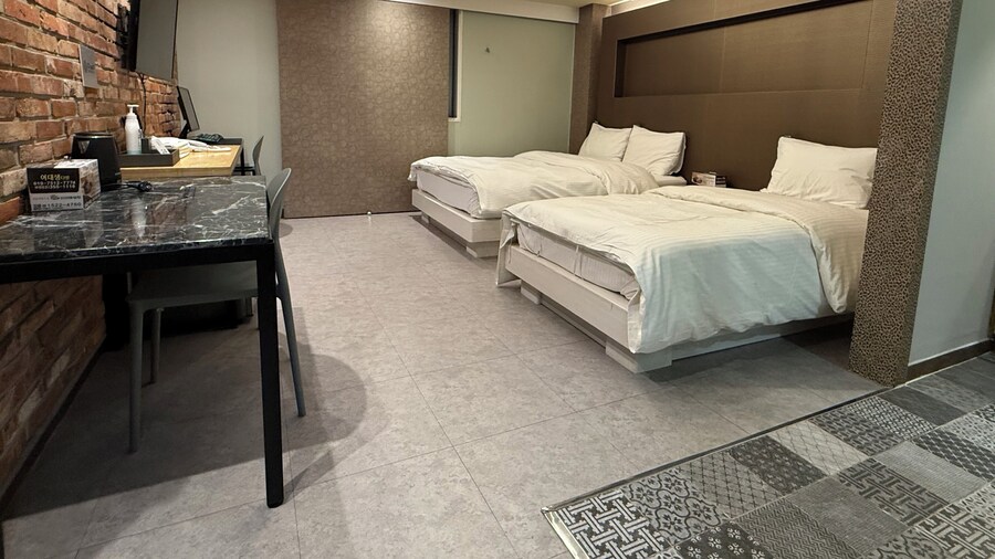 May Hotel
