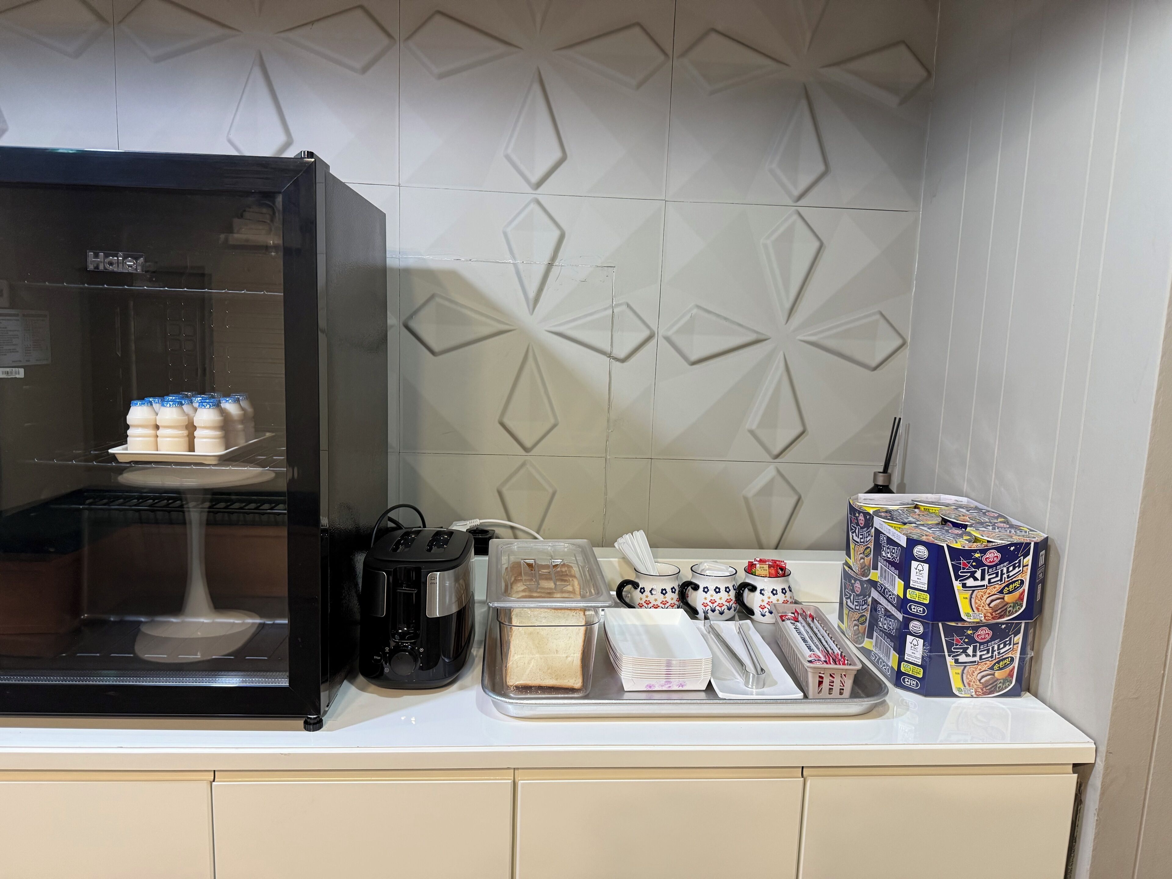 Café da manhã self-service grátis durante a semana