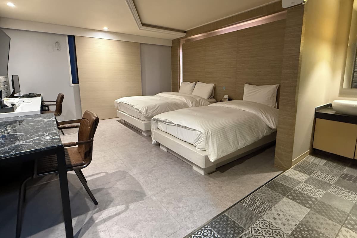 Deluxe Twin Room, Non Smoking | Desk, laptop workspace, free wired internet