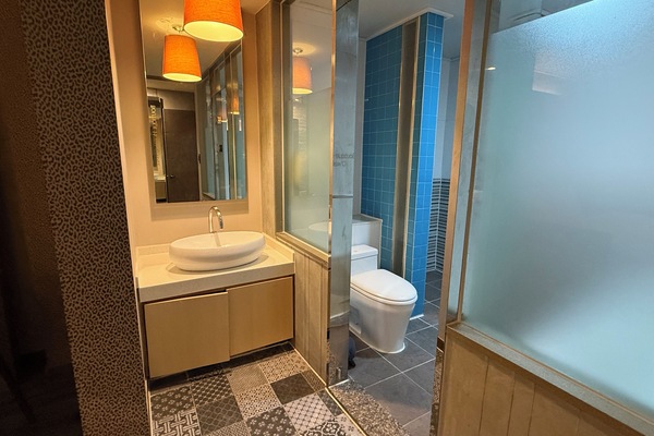 Luxury Double Room, City View | Bathroom | Separate tub and shower, hair dryer, towels, soap