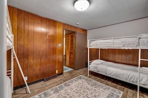 3 dormitorios, tabla de planchar con plancha, wifi y ropa de cama