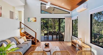 Amara Grove - come home to calm. Peaceful stay in a cottage closer to nature.
