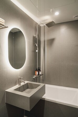 Deluxe Double Room | Bilik Mandi