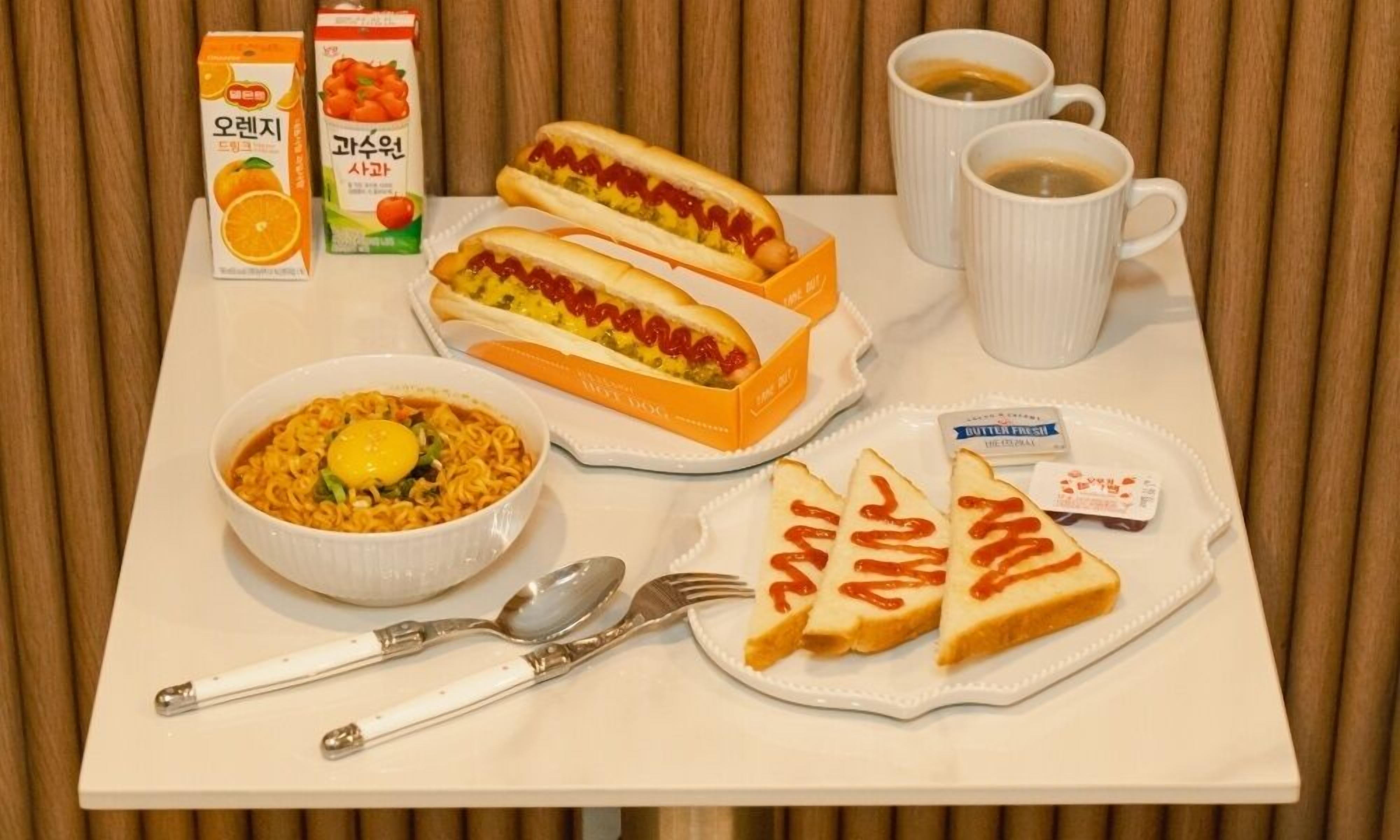 朝食
