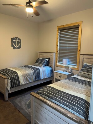 3 Schlafzimmer, Bügeleisen/Bügelbrett, Internetzugang, Bettwäsche