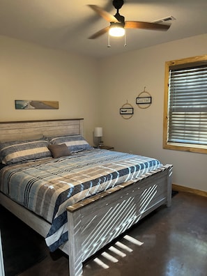 3 bedrooms, iron/ironing board, Internet, bed sheets