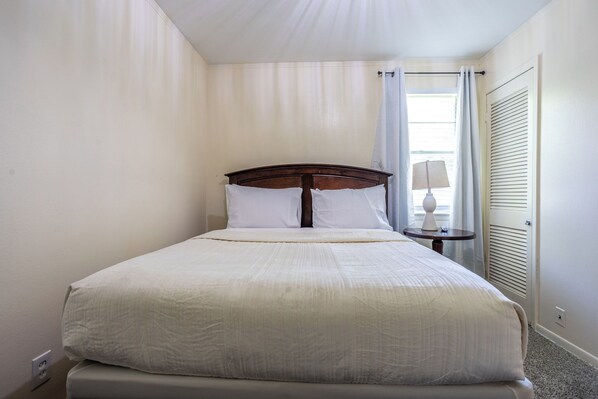 3 quartos, ferros/tábuas de passar roupa, Wi-Fi, roupa de cama