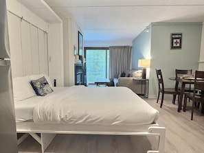 1 bedroom, desk, free WiFi, bed sheets