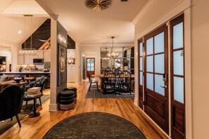 Dining - Welcome to Leiper's Fork Luxe at Hillsboro Hideaway in Franklin, Tennessee. (Franklin)