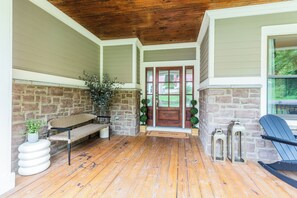 Terrace/patio - Welcome to Leiper's Fork Luxe at Hillsboro Hideaway in Franklin, Tennessee. (Franklin)