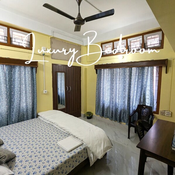 3 chambres, fer et planche à repasser, Wi-Fi, draps fournis