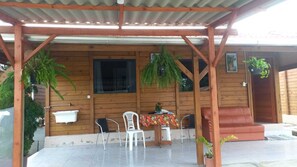 Outdoor dining - House near Beto Carrero Park (Santa Lidia Penha)