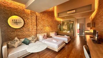 Deluxe Room | In-room safe, laptop workspace, blackout drapes, iron/ironing board