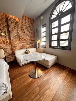 Deluxe Room | In-room safe, laptop workspace, blackout drapes, iron/ironing board