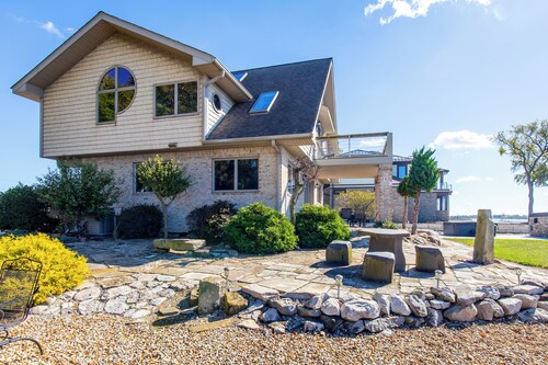 Lake House at Cedar Point: Waterfront Family Retreat