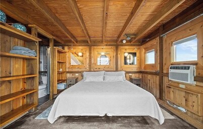 Lake House at Cedar Point: Waterfront Family Retreat