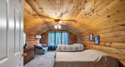 Fawn Hollow Retreat*King bed*game room*BBQ