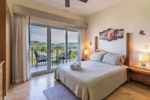 3 bedrooms, iron/ironing board, Internet, bed sheets - Beachfront condo with oceanview balcony, infinity pool, jacuzzi & gated access (Jaco)