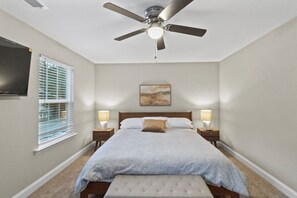 5 bedrooms, iron/ironing board, Internet, bed sheets
